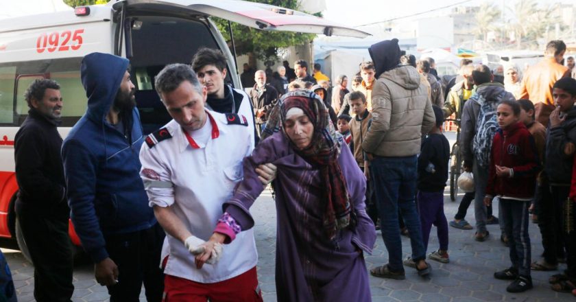 İsrail'in Gazze'deki kanlı saldırılarında 43 Filistinli hayatını kaybetti