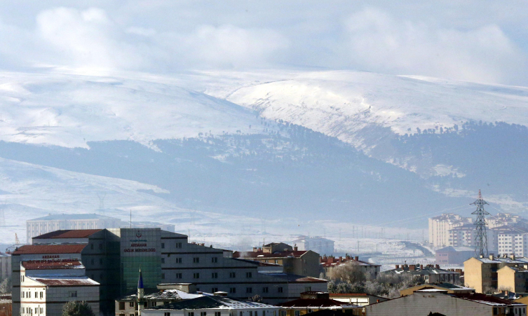 Doğu Anadolu'da kar yağışı ve soğuk etkili oluyor