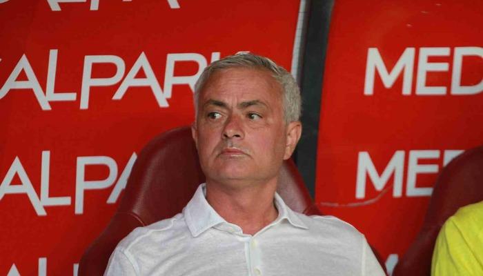 Hatay'da Fenerbahçe için büyük şok! Sarı-Lacivertliler 10 kişi Hataysport tarafından 4-2'nin kaldığı kavgada yenildi
