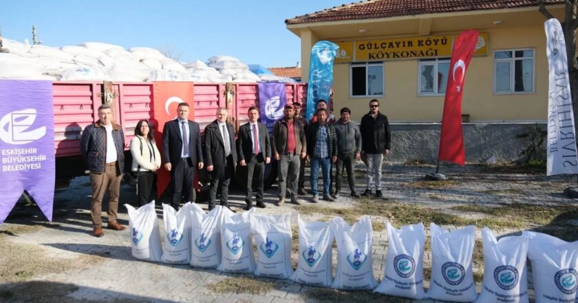 Sivrihisar Gülçayır'da üretim döngüsü tamamlandı: Hasat edilen ürünler çiftçilere yeniden dağıtıldı – Son Dakika Yerel Gündem Haberleri
