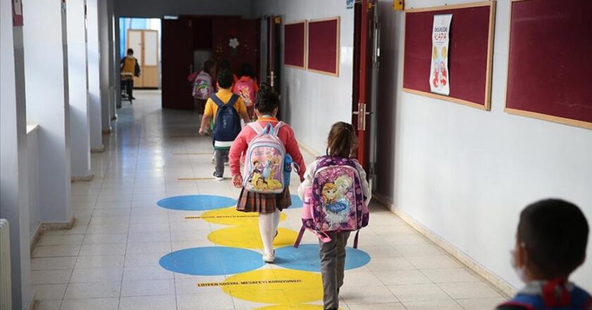 Zorbalığa karşı yeni adım! Okula başlama yaşı değişecek mi?