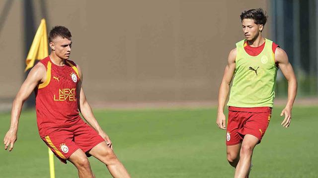 Galatasaray, günü çift antrenmanla tamamladı